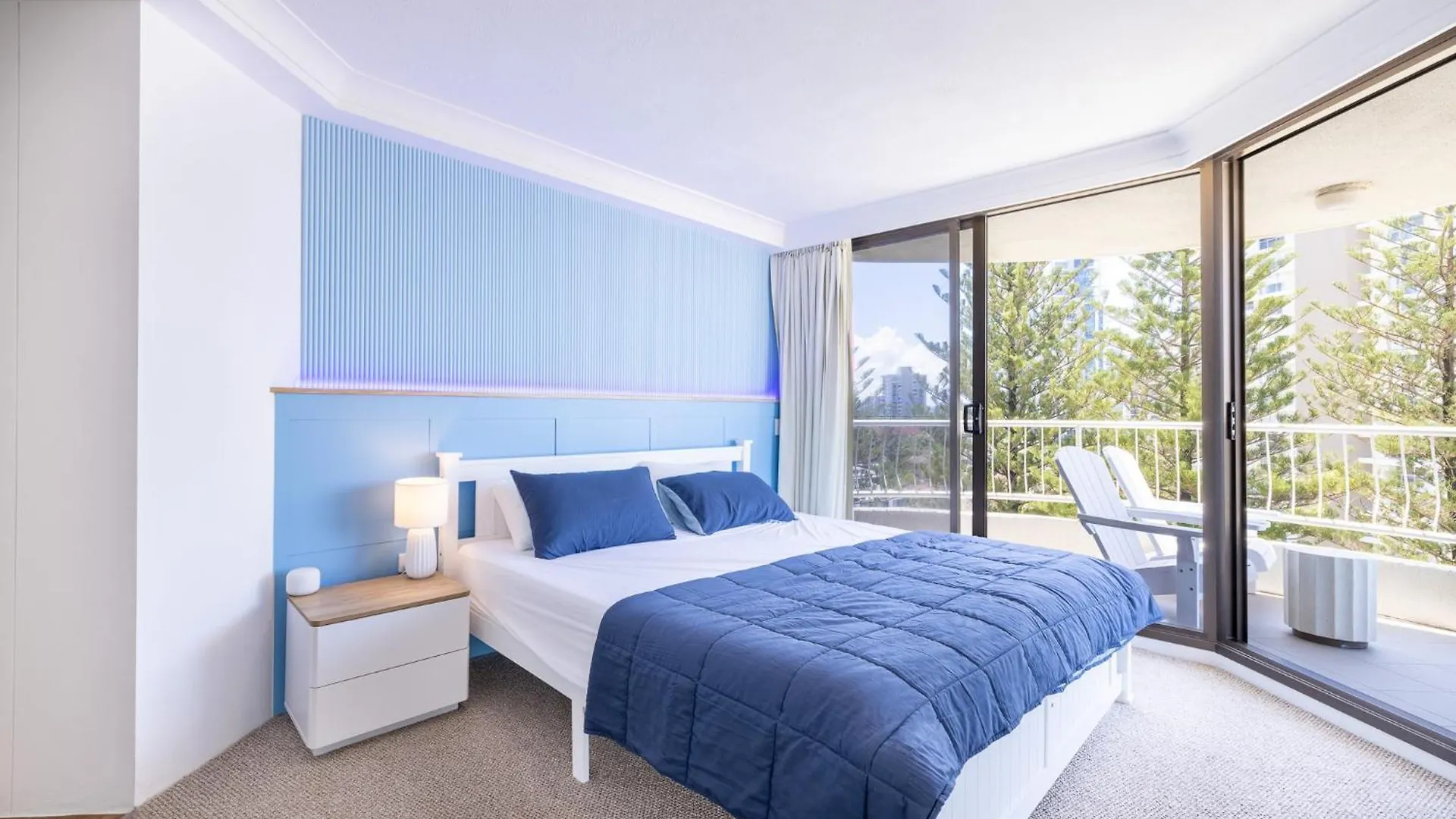 Waterfront 3-Br In The Heart Of The Gold Coast Apartment Australia